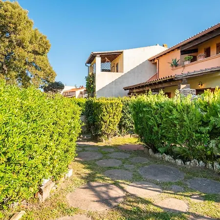 Nyaraló House Li Piri San Teodoro